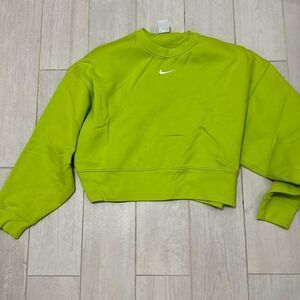 New XS Nike green pullover crew